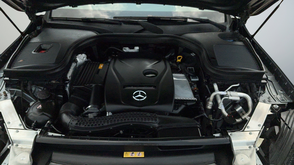 Used 2019  Mercedes-Benz GLC 300 image 24