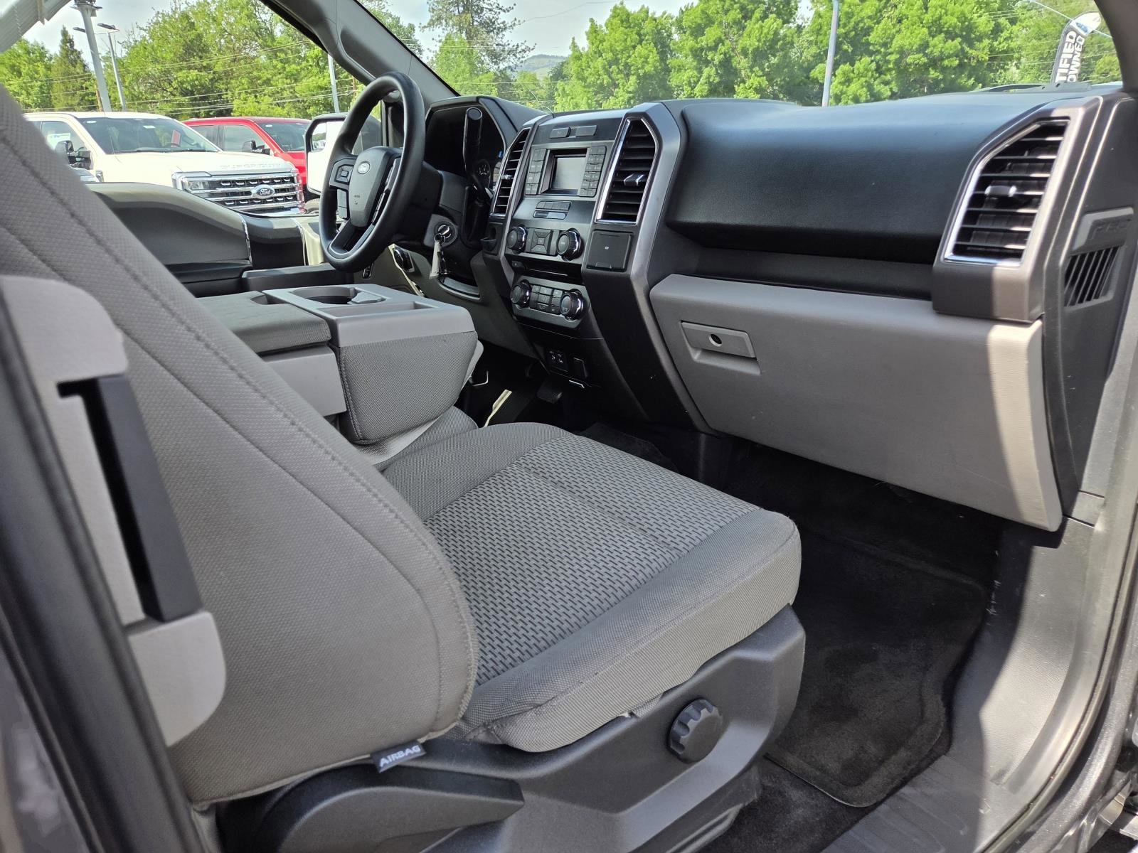 Used 2015  Ford  image 21