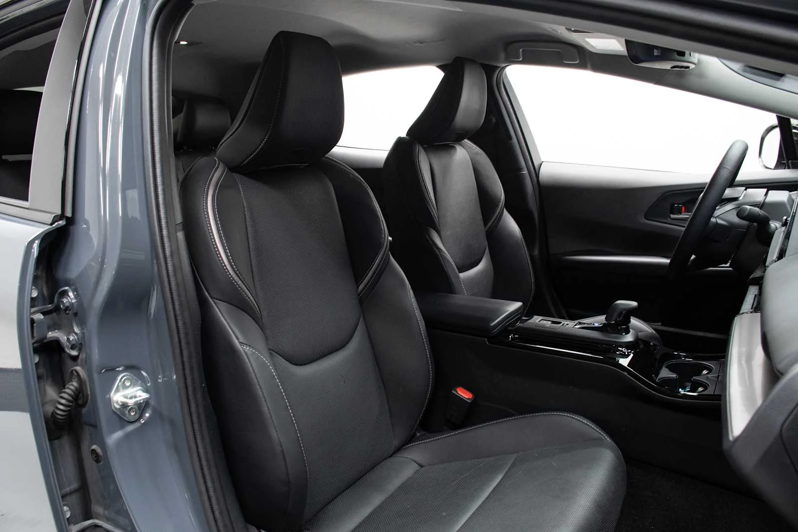 Used 2024 Guardian Gray Toyota XLE image 24