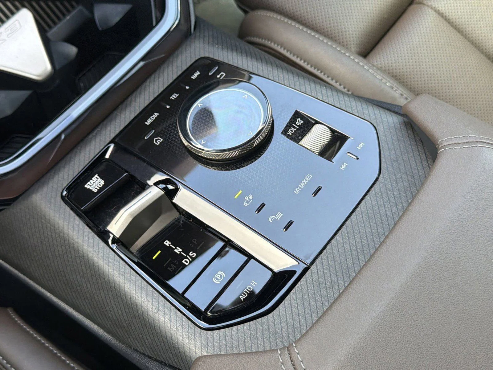 Certified Used 2025 Skyscraper Grey Metallic BMW 30 xDrive image 31