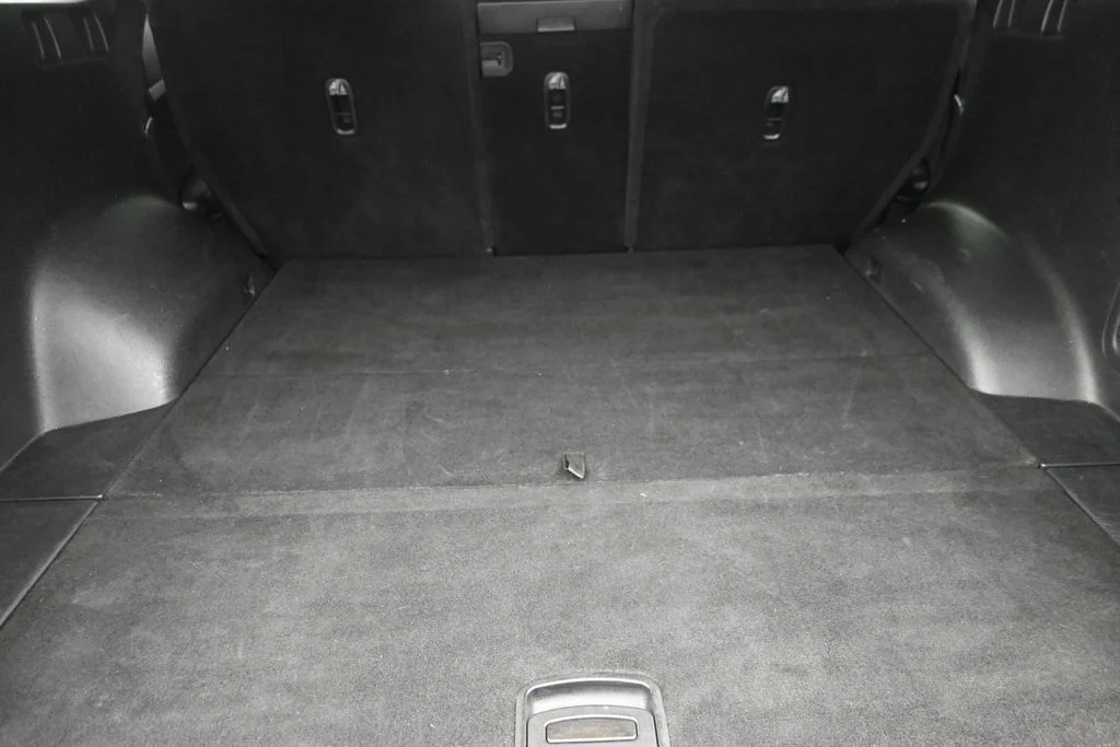 Used 2016 Silver Kia LX image 11