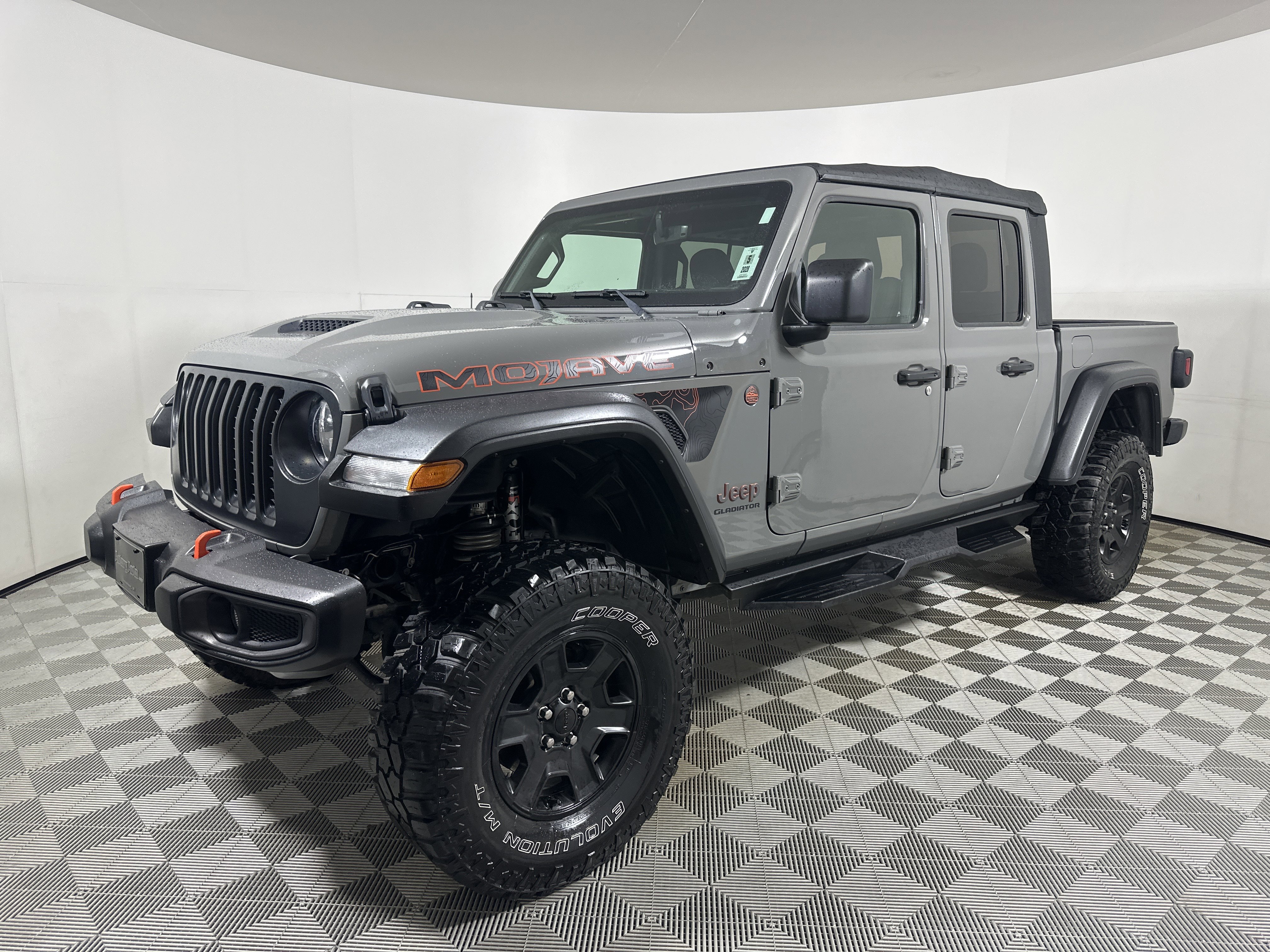 Used 2022 Sting-Gray Clearcoat Jeep Mojave image 3