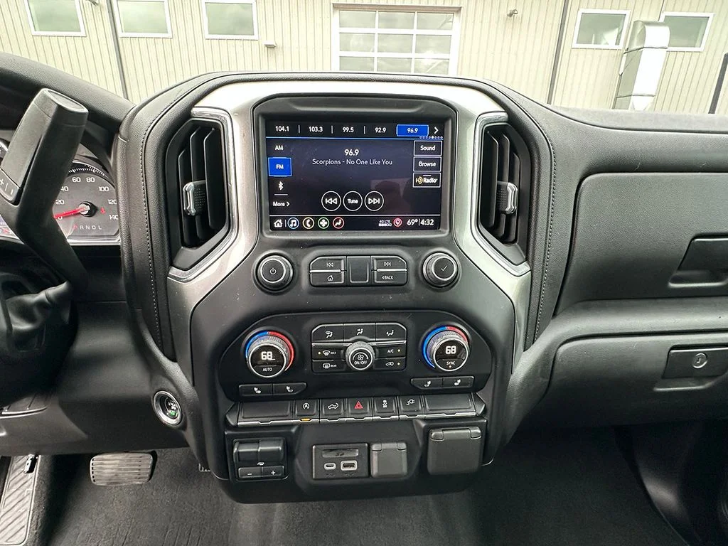 Used 2019 Red Chevrolet LT image 33