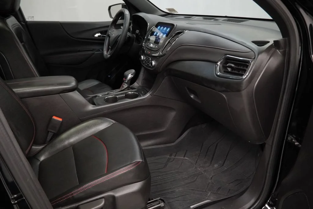 Used 2024 Mosaic Black Metallic Chevrolet RS image 31