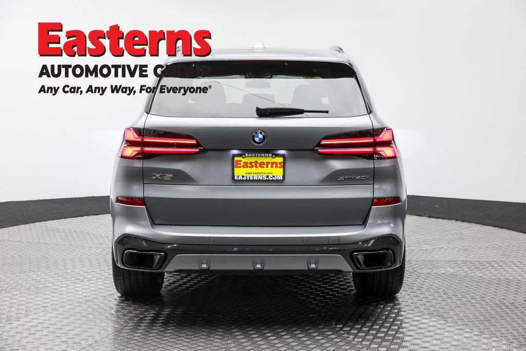 Used 2025 Gray BMW xDrive40i image 6