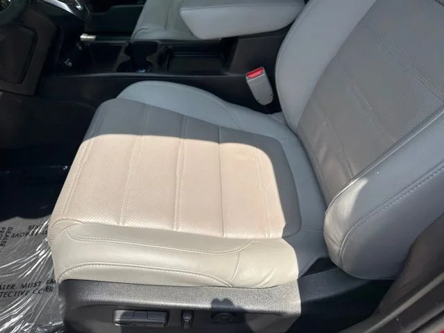 Used 2021 Red Honda EX-L image 19