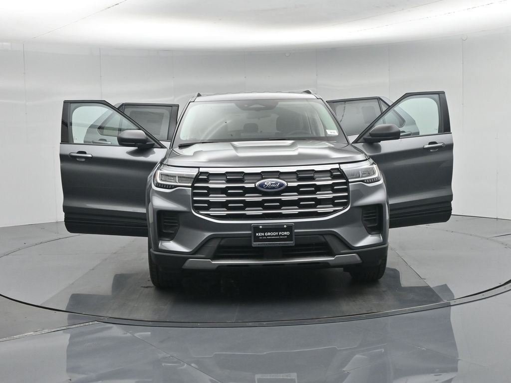 New 2026 Carbonized Gray Metallic Ford Active image 31
