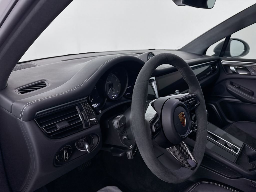 Used 2023  Porsche GTS image 4