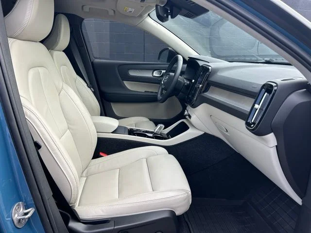 2024 Volvo XC40 Plus - Photo 19