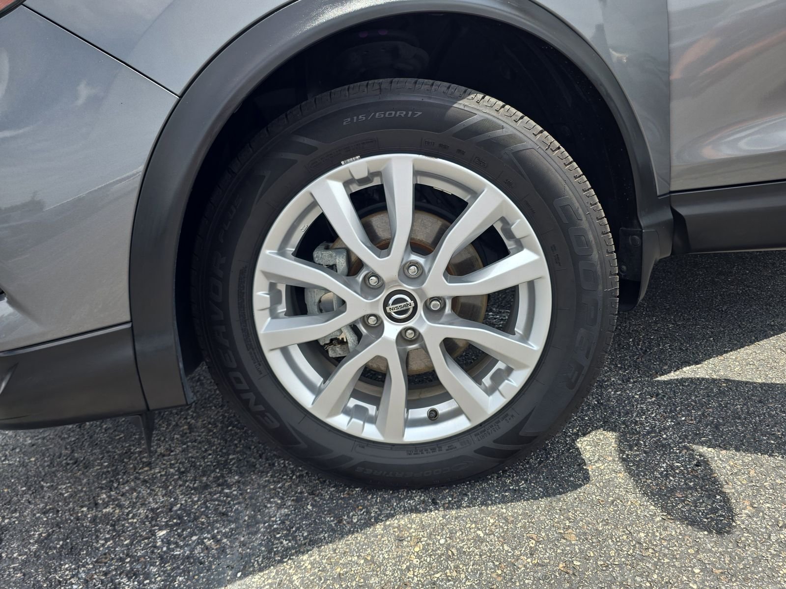 Used 2021 Gray Nissan SV image 27