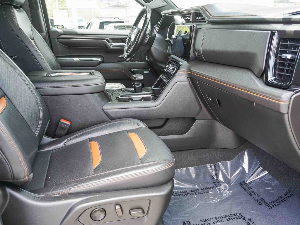 Used 2022 Titanium GMC AT4 image 12
