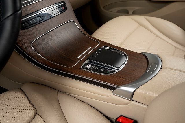 2022 Mercedes-Benz GLC GLC300 - Photo 31