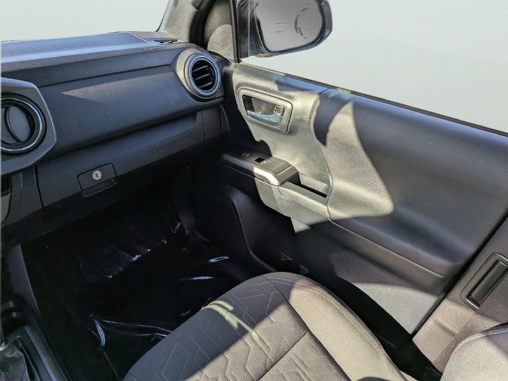 Used 2018 Silver Toyota TRD Off-Road image 15