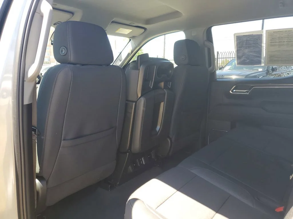 Used 2025 Sterling Gray Metallic Chevrolet LT image 15