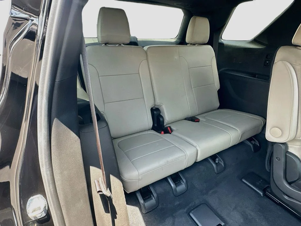 Used 2023 Black Chevrolet Premier image 29