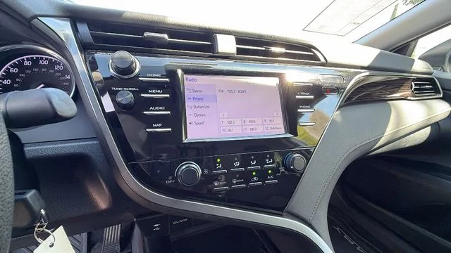 Used 2019 White Toyota LE image 25