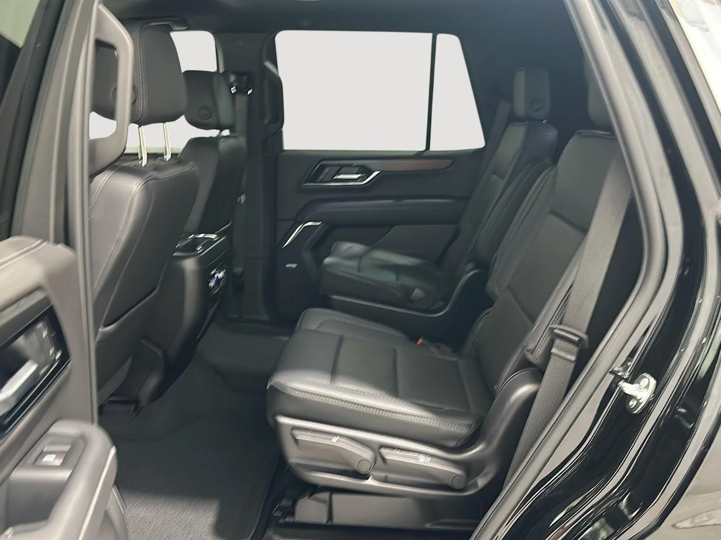 Used 2025 Onyx Black GMC Denali image 22