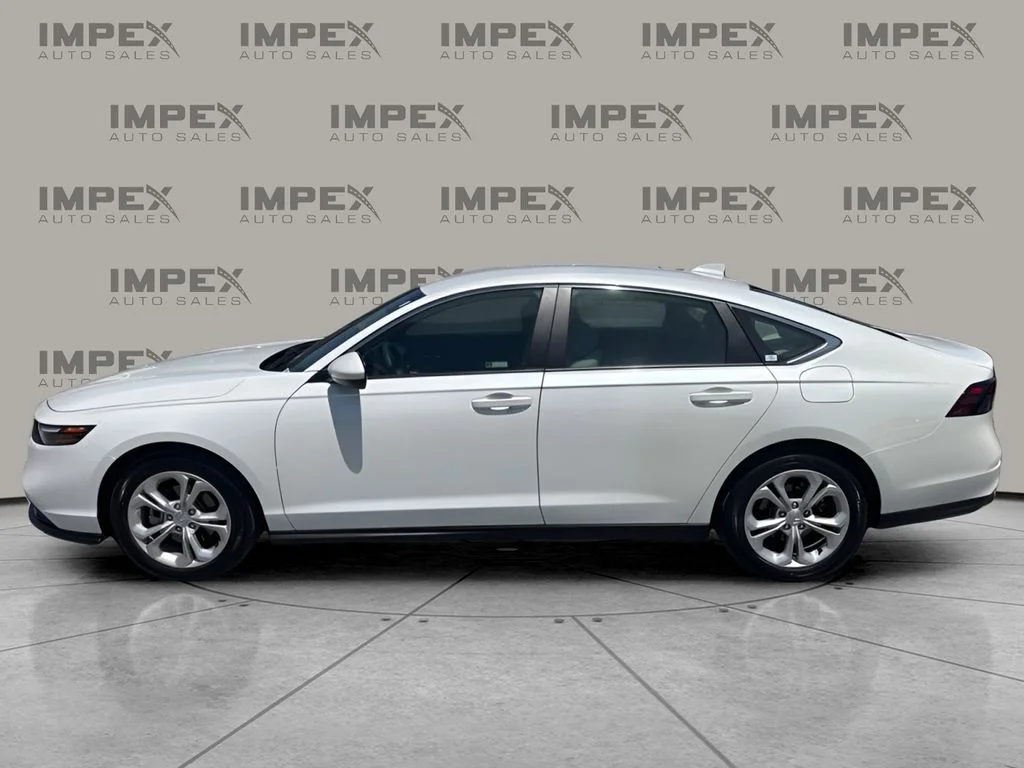 Used 2025 White Honda LX image 2