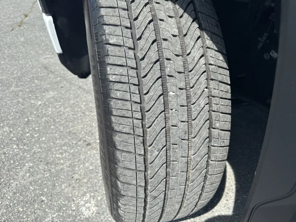 Used 2025 White GMC Elevation image 34