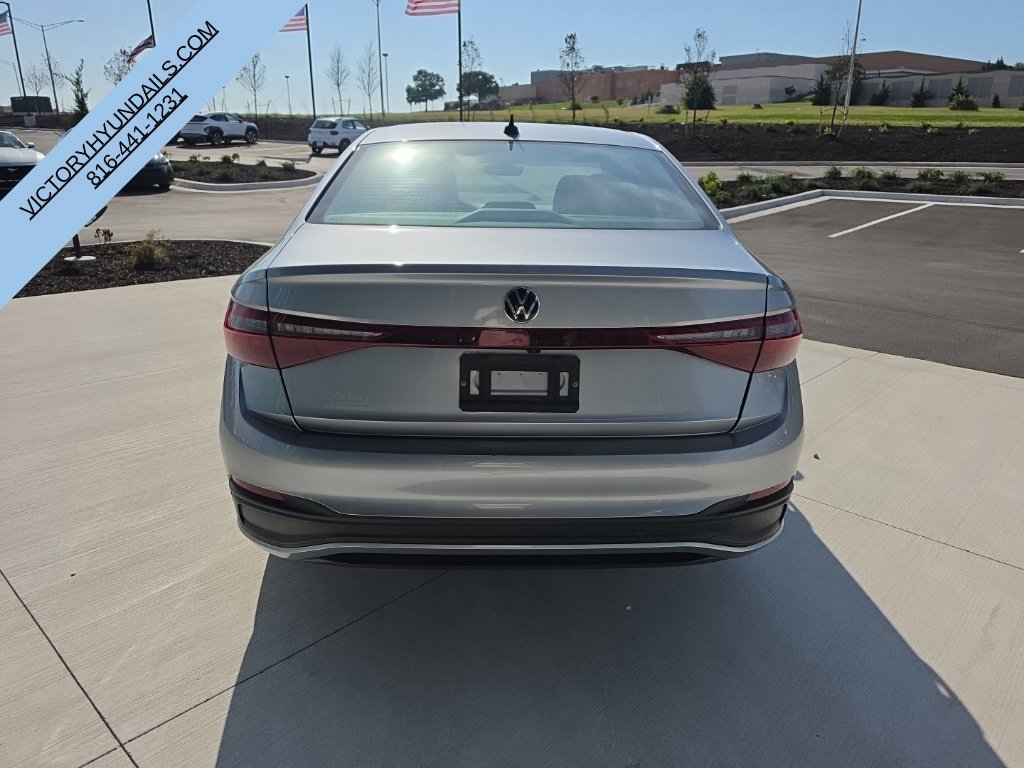 Used 2025  Volkswagen 1.5T S image 4