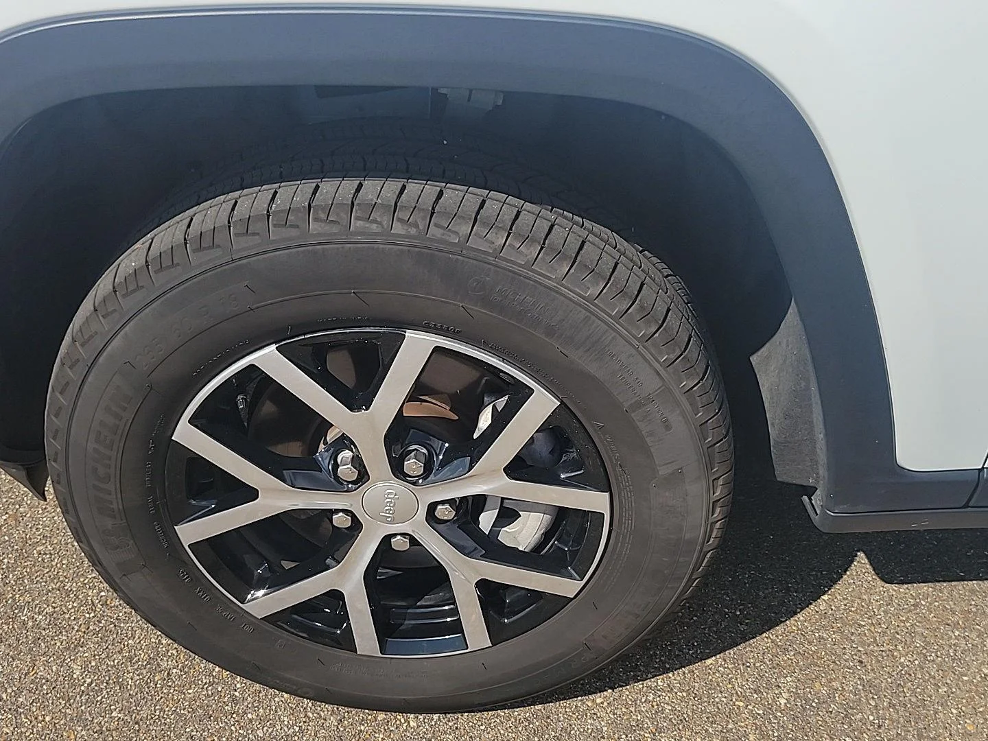 Used 2025 Bright White Clearcoat Jeep Limited image 12