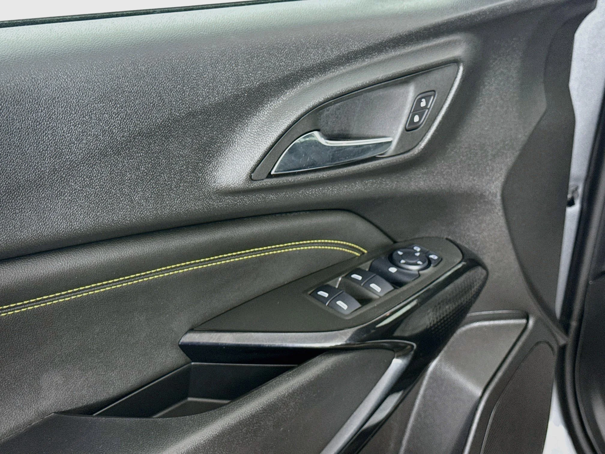 Used 2025 Sterling Gray Metallic Chevrolet LT image 19