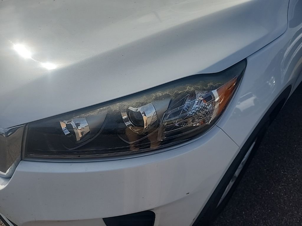 Used 2019 White Kia LX image 5