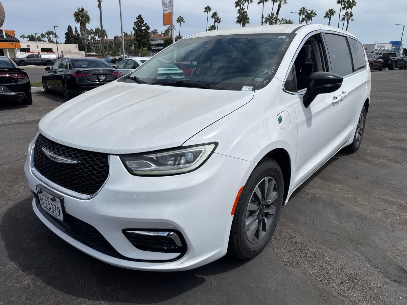2024 Chrysler Pacifica Hybrid Select