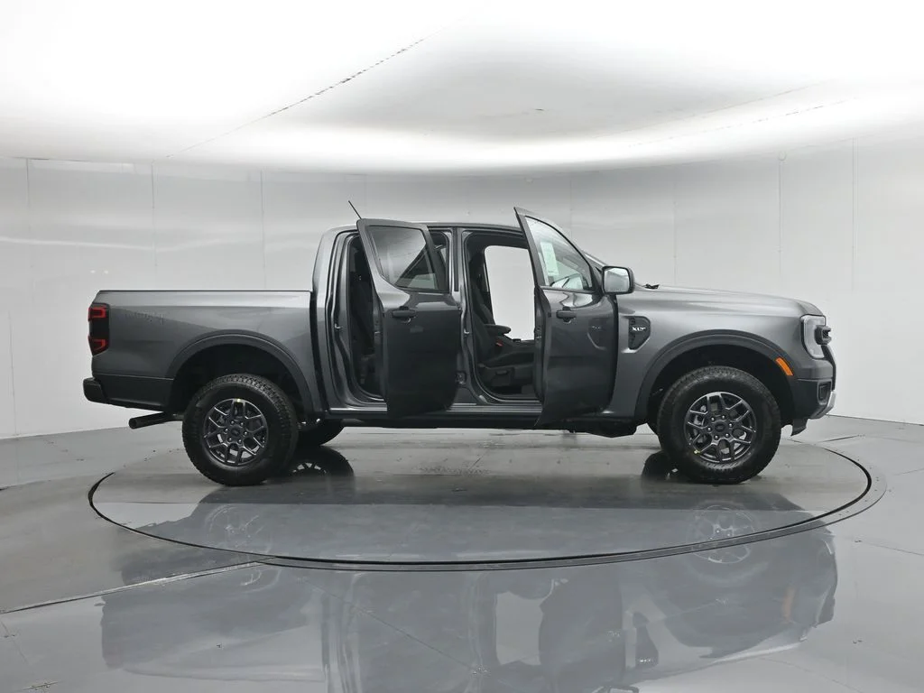 New 2026 Carbonized Gray Metallic Ford XLT image 4