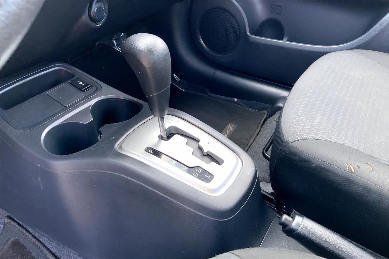 Used 2024 Graphite Gray Metallic Mitsubishi ES image 16