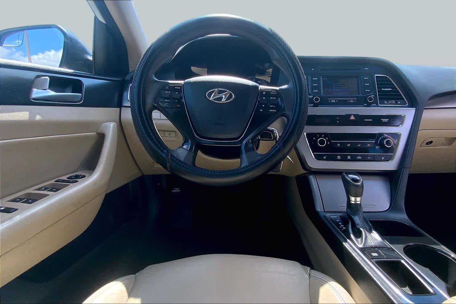 Used 2015 Quartz White Pearl Hyundai 2.4L Sport image 6