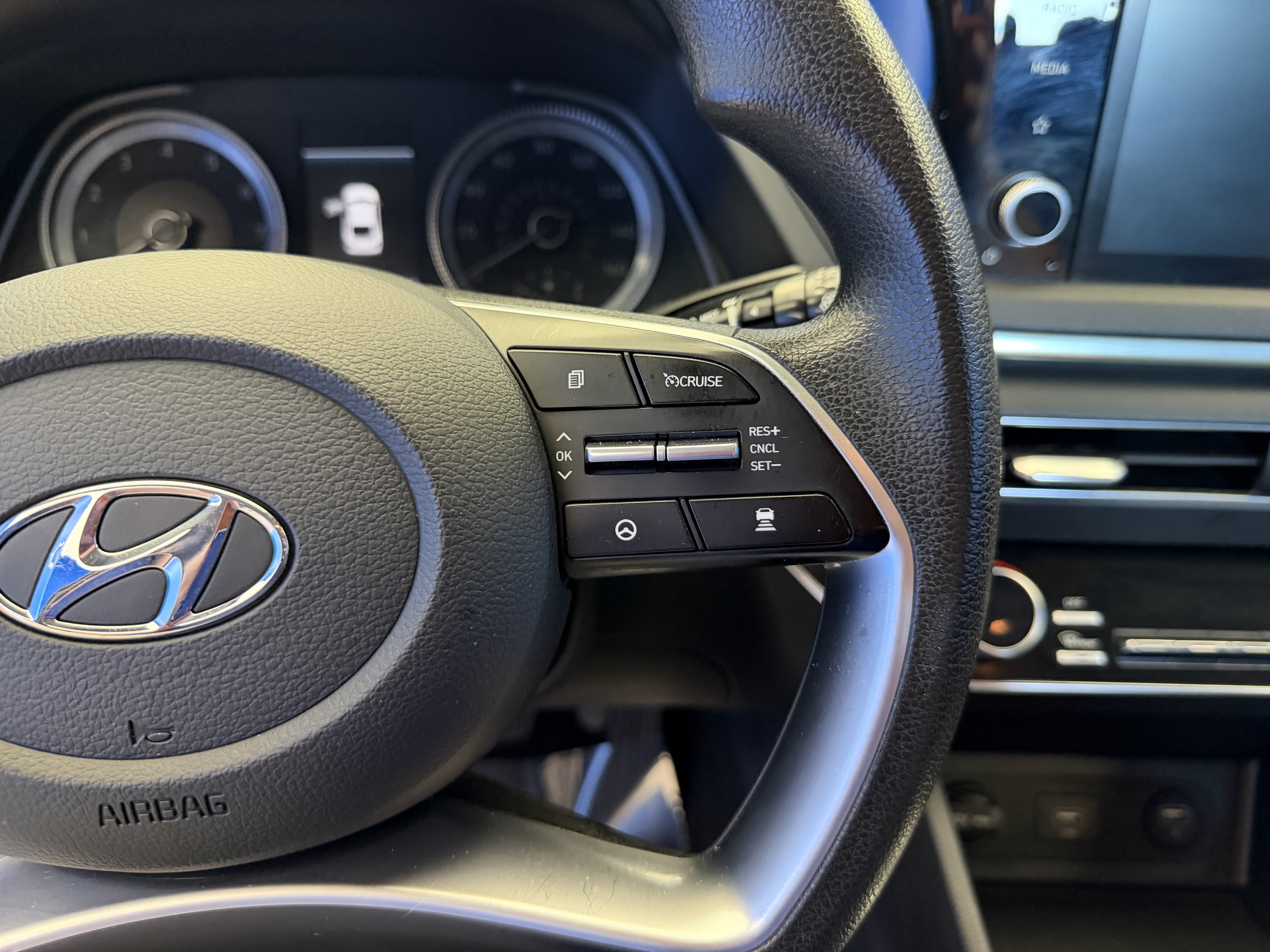 Used 2021 Quartz White Hyundai SEL image 16