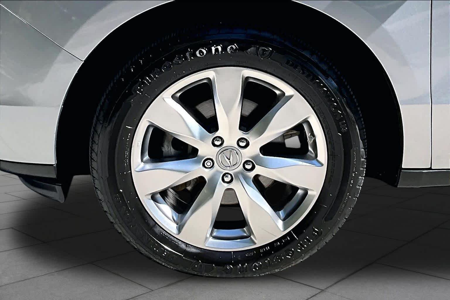 Used 2016 Lunar Silver Metallic Acura w/Advance image 11