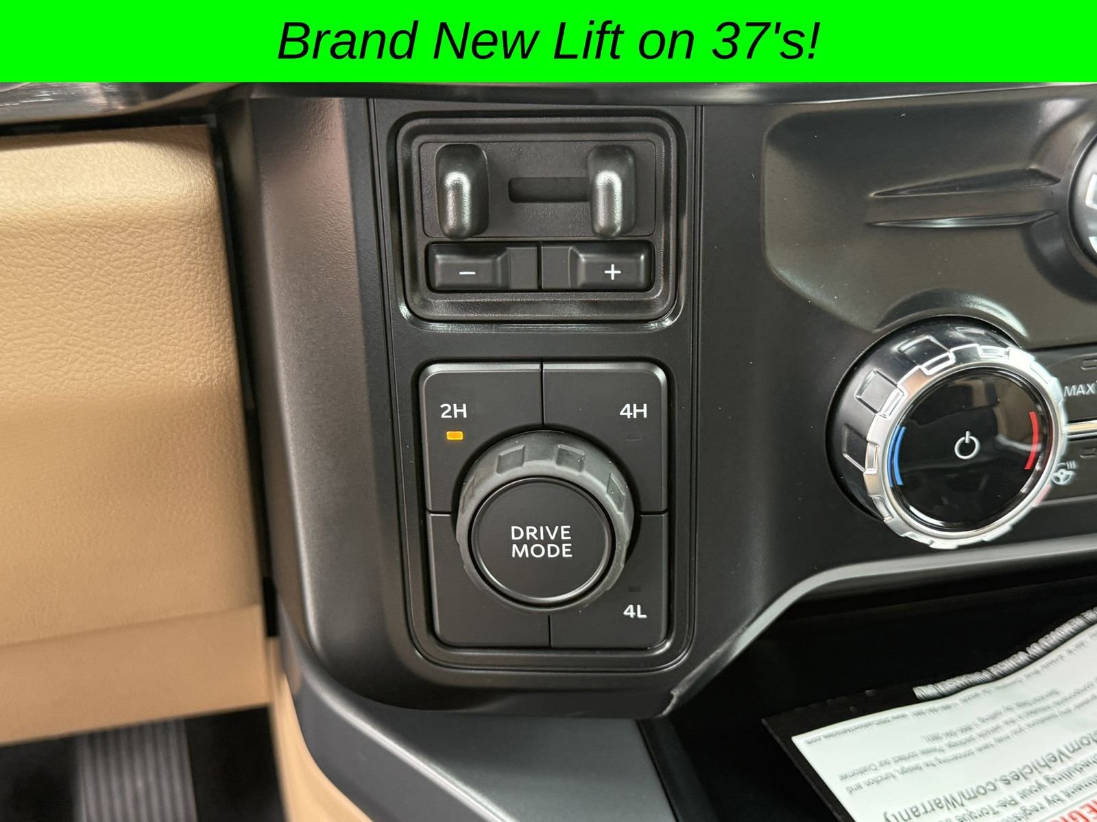 Used 2025 White Ford Lariat image 32