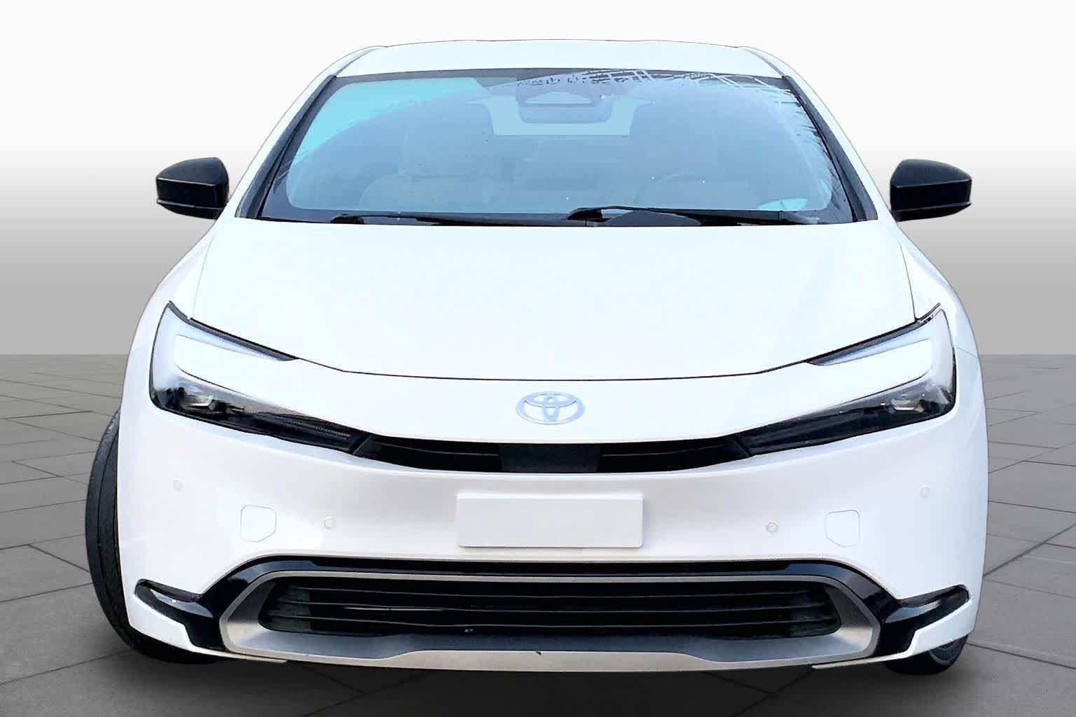 Used 2024 Wind Chill Pearl Toyota XLE image 4