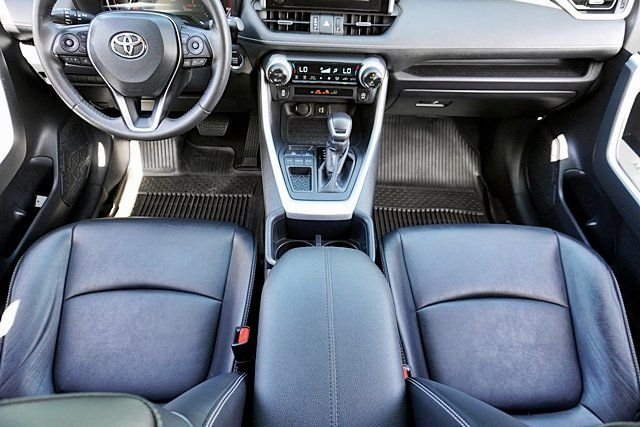 Used 2024 Beige Toyota XLE Premium image 20