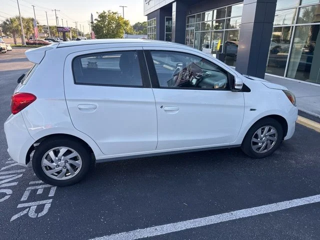 Used 2018  Mitsubishi SE image 14