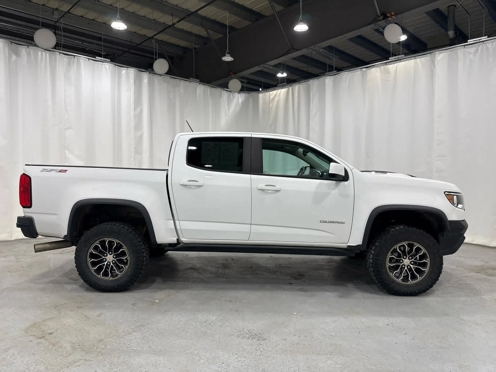 Used 2020 SUMMIT WHITE Chevrolet 4WD ZR2 image 6