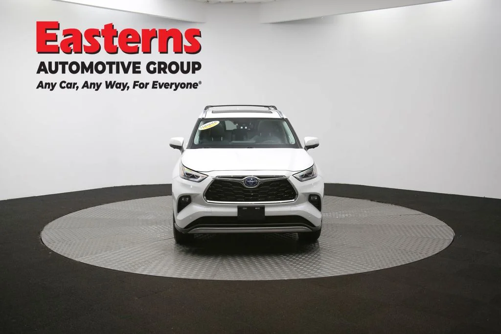 Used 2024 Beige Toyota Platinum image 58