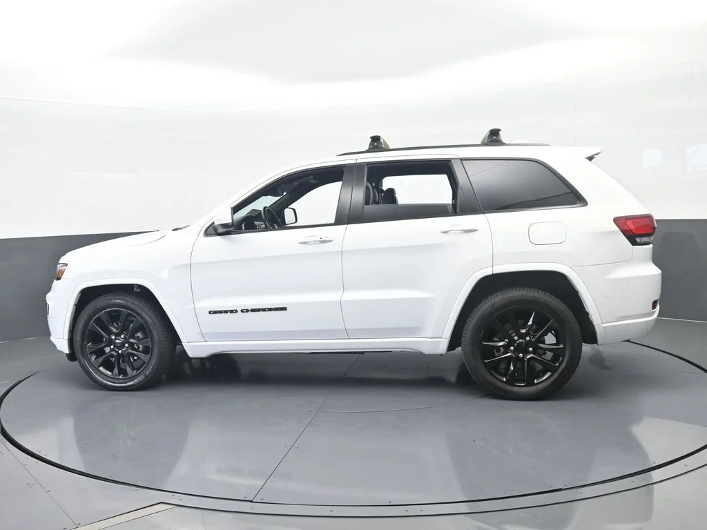 Used 2018 Jeep Grand Cherokee Altitude with VIN 1C4RJEAG4JC430966 for sale in Miami Lakes, FL