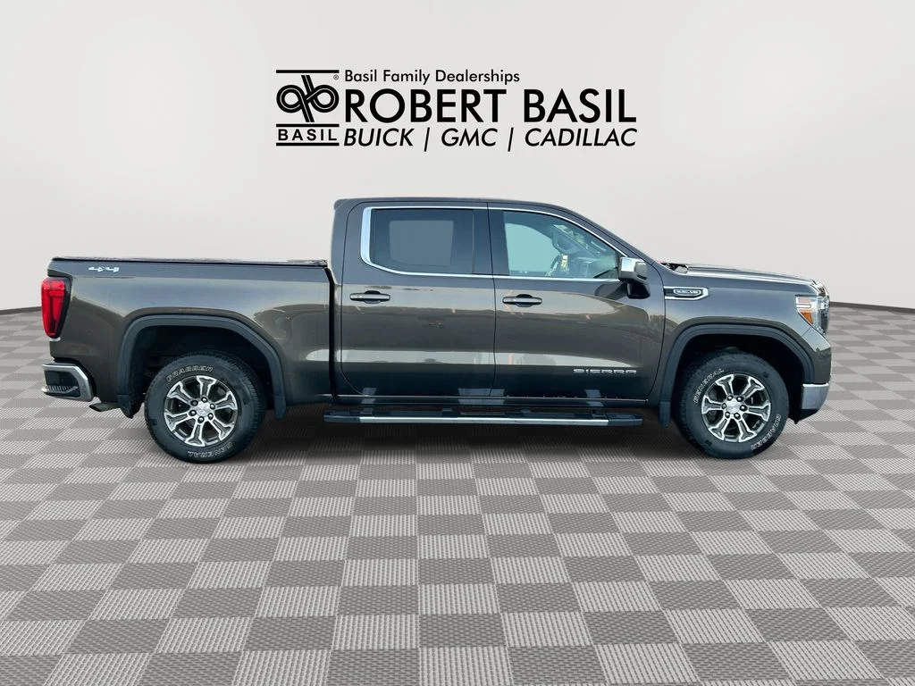 Used 2019 Gray GMC SLE image 9