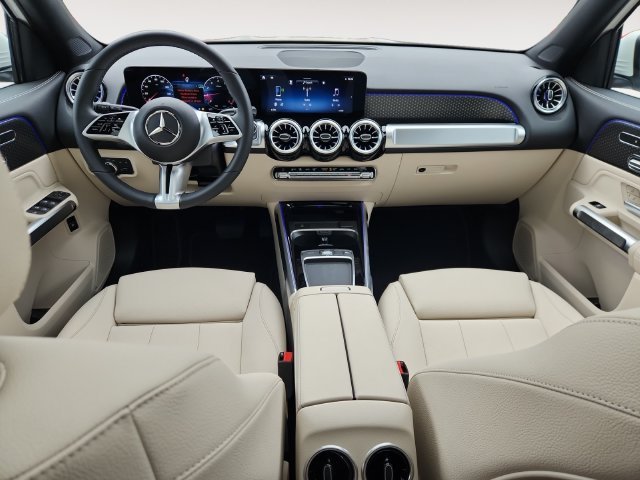 Used 2025 White Mercedes-Benz GLB 250 image 10
