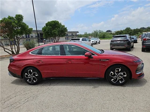 New 2025 Ultimate Red Hyundai SEL image 6