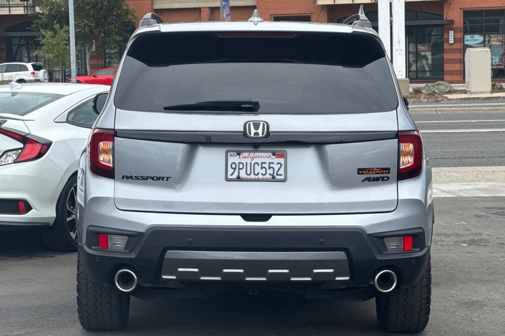 Used 2025 Lunar Silver Metallic Honda TrailSport image 5