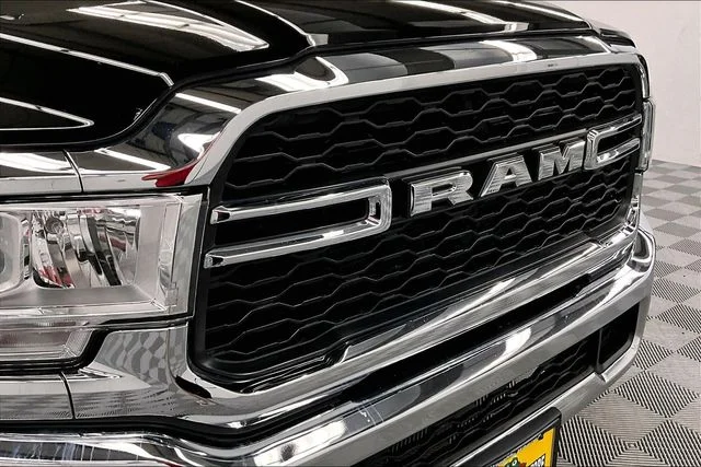 Used 2024 Diamond Black Crystal Pearlcoat Ram Tradesman image 32