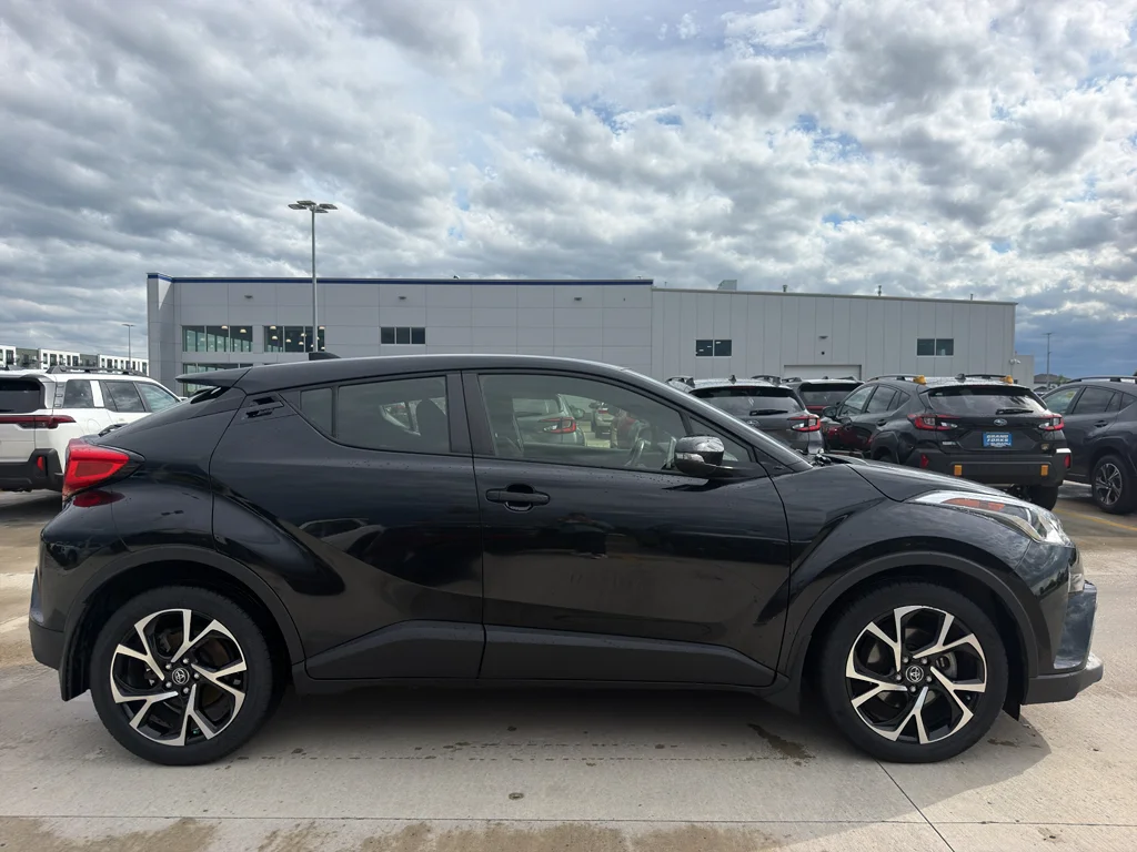 Used 2019 Black Sand Pearl Toyota XLE image 5