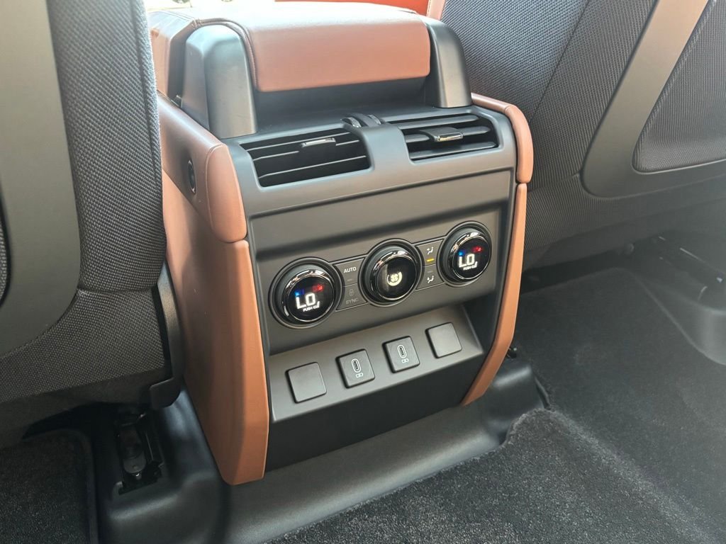 New 2026 Fuji White Land Rover OCTA image 6