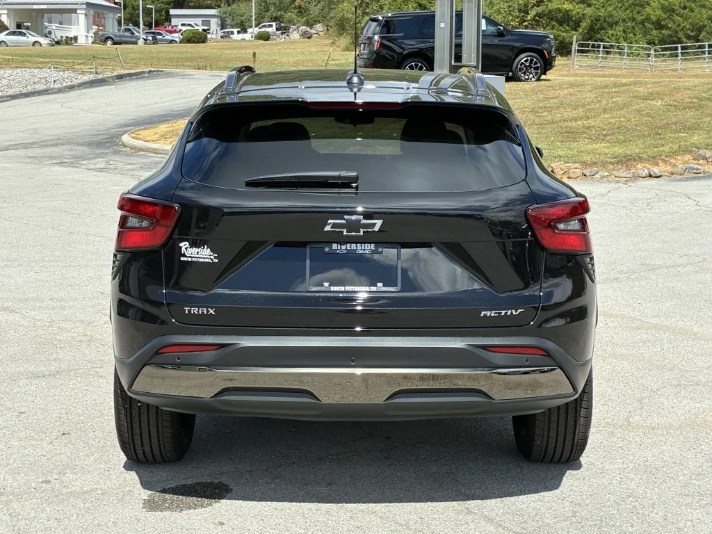 New 2026 Mosaic Black Metallic Chevrolet ACTIV image 6