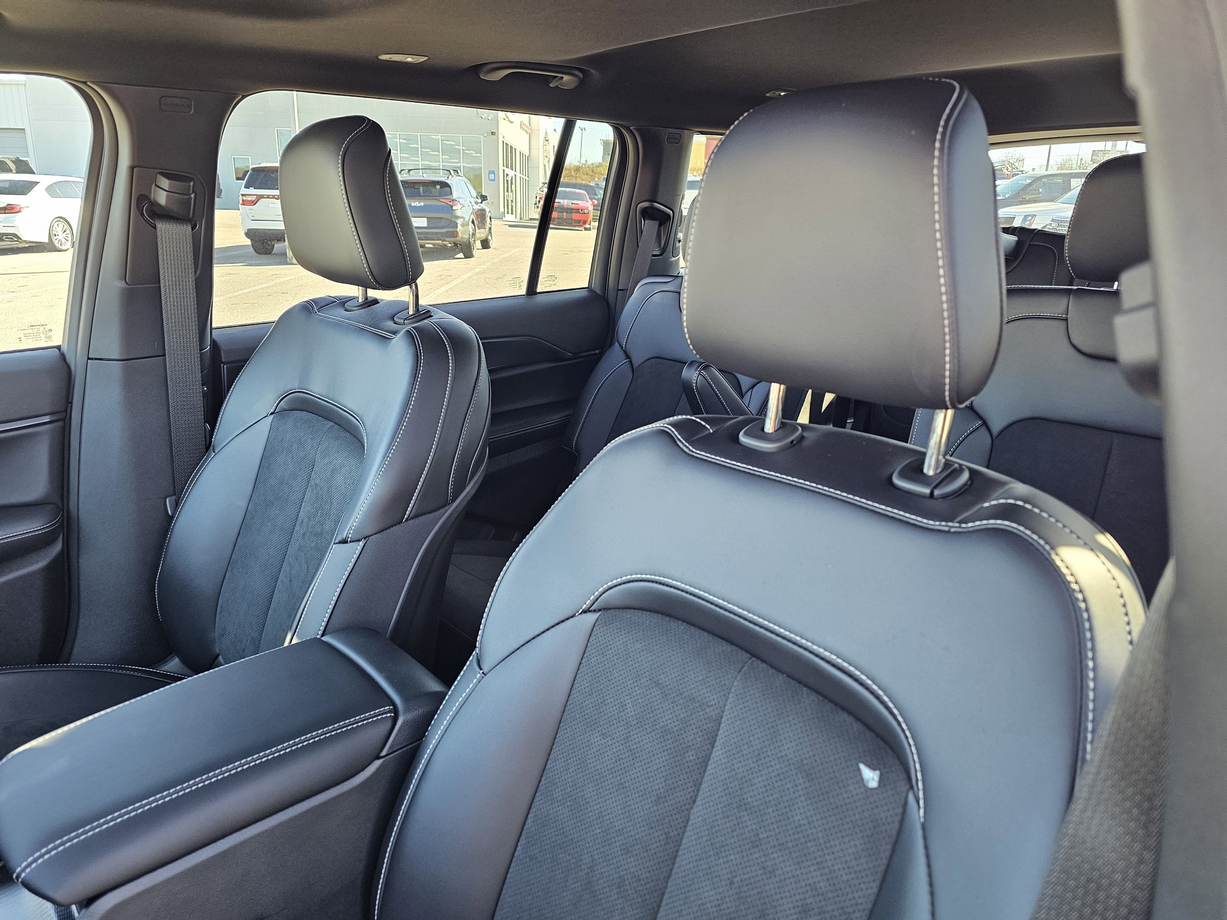 New 2025 Baltic Gray Metallic Clearcoat Jeep Altitude X image 18