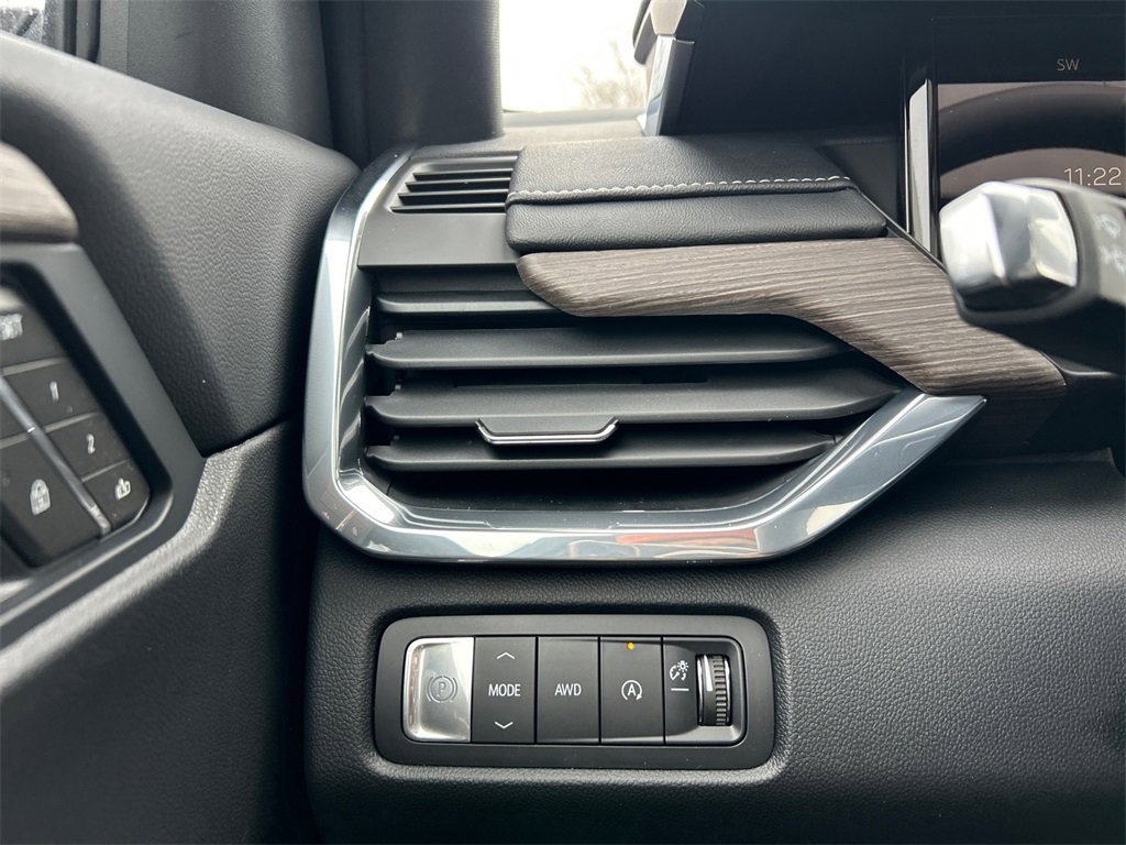 2026 GMC ACADIA - Image 17